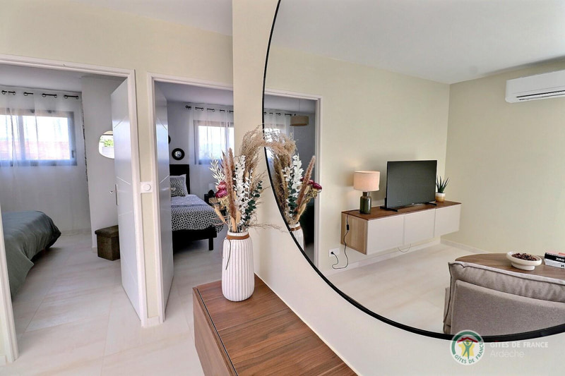 Location-4-personnes-vue-sur-les-chambres